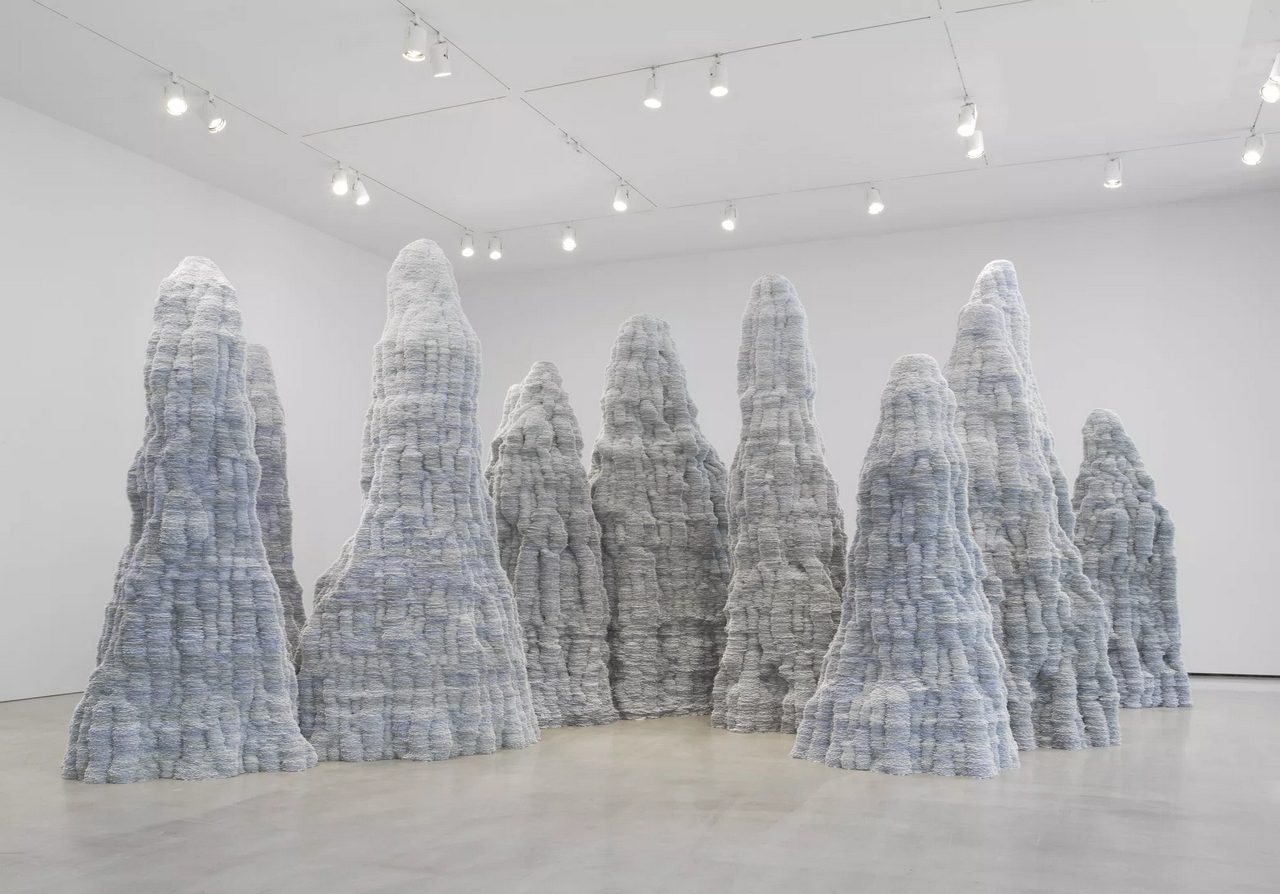 Tara Donovan, Untitled, 2014, styrene index cards, metal, wood, paint and glue, 12’ 5-1/2 x 22’ 4’’ x 22’ 11-1/2’’ (379.7 cm x 680.7 cm x 699.8 cm)