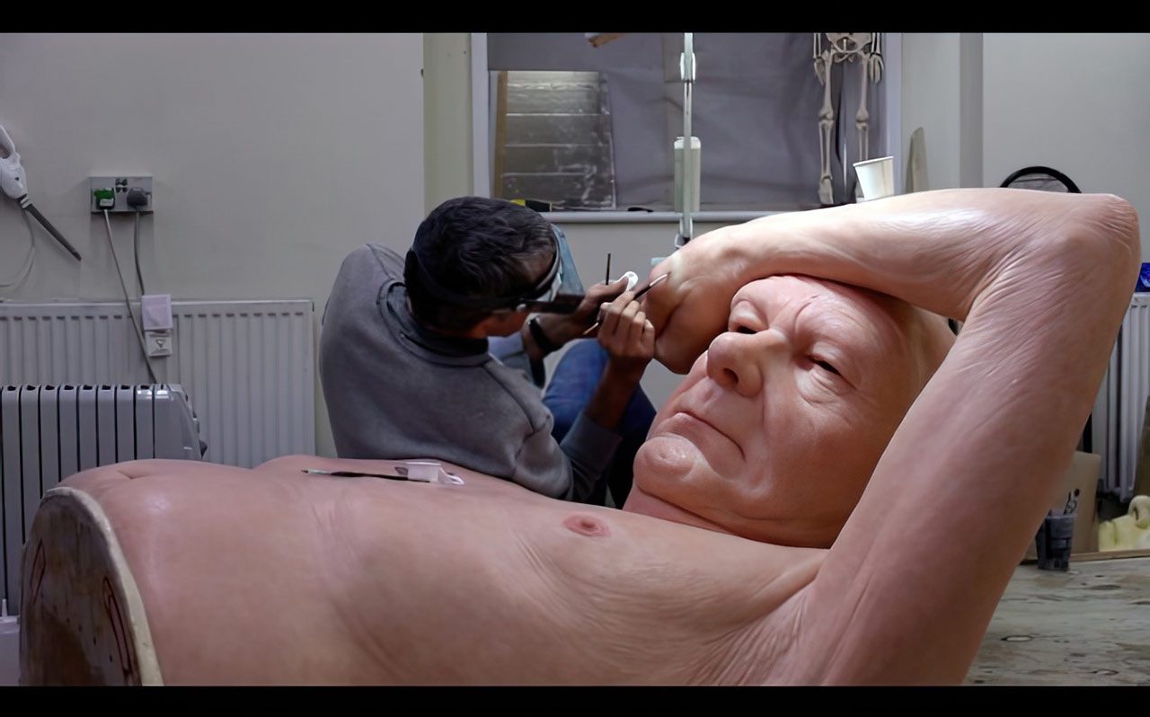 Still Life: Ron Mueck at Work, Film written and directed by Gautier Deblonde Production: Fondation Cartier pour l’art contemporain 2013, Film HD, 48 mins. © Gautier Deblonde