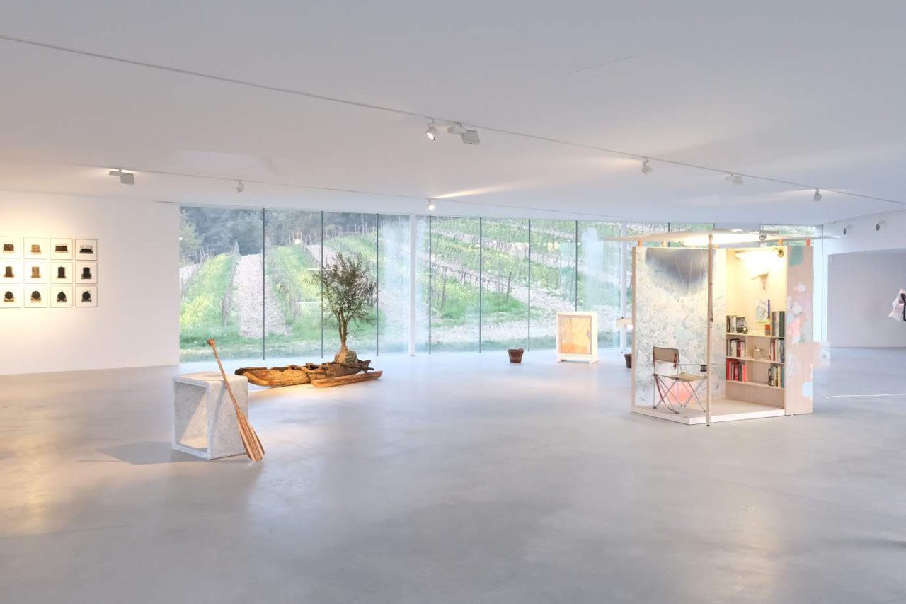 Par quatre chemins, Exhibition view, Château La Coste- Le Puy-Sainte-Réparade, 2025, Photo: Martin Argyrolo, Courtesy Château La Coste