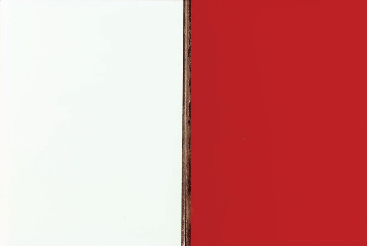 Andres Serrano, Milk, Blood (Bodily Fluids), 1986 , Cibachrome, silicone, plexiglass, wood frame, 114,3 x 165,1 cm (45 x 65 inches), Edition of 4 + 2 AP, © Andres Serrano, Courtesy the artist and Galerie Nathalie Obadia