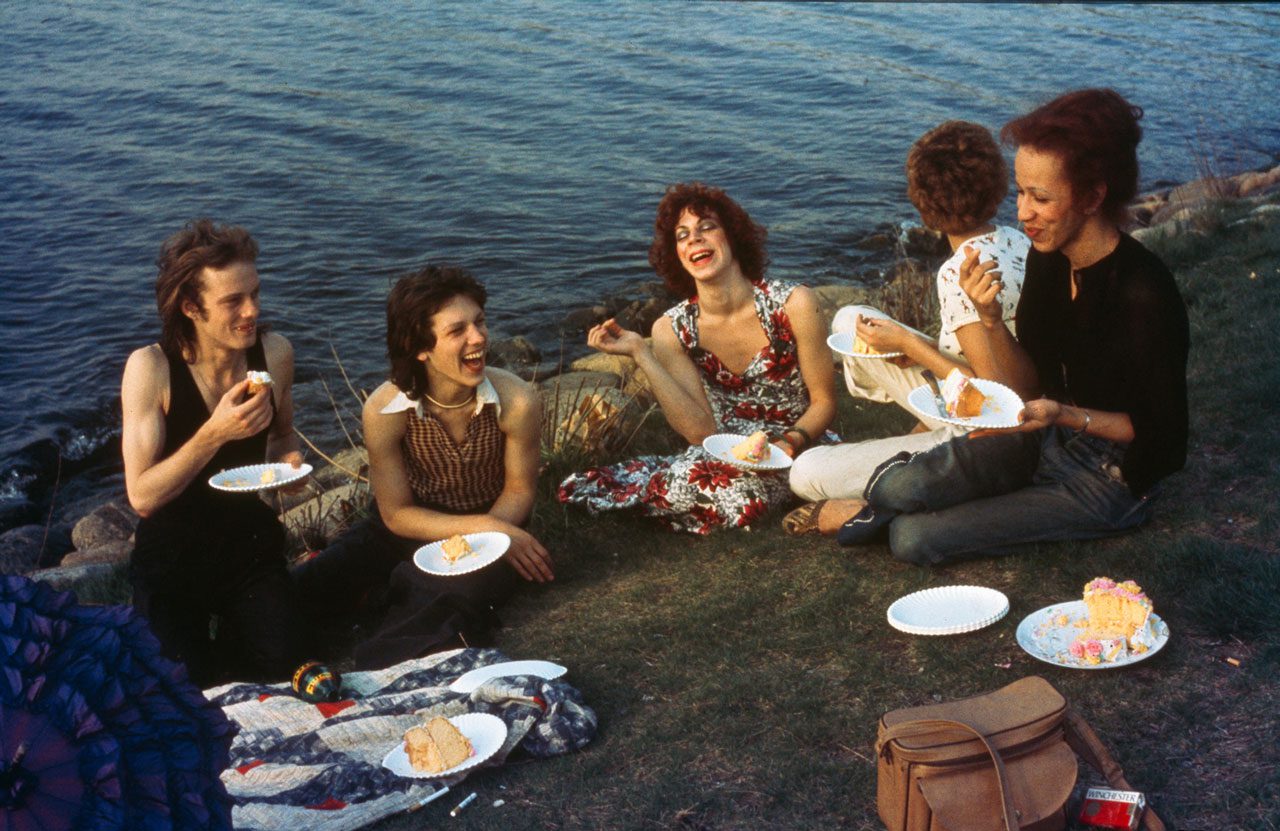 Nan Goldin, Picnic on the Esplanade, Boston (1973) © Nan Goldin 