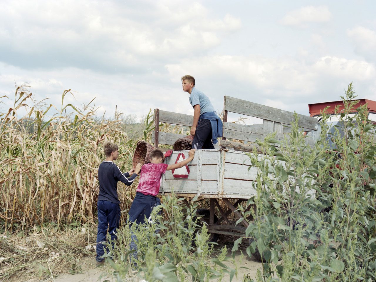 Matei Bejenaru, 2017.08_Vladomira_01, 2017, archival inkjet print, 100 x 130 cm, Edition: 1/5+2AP, ©: Matei Bejenaru