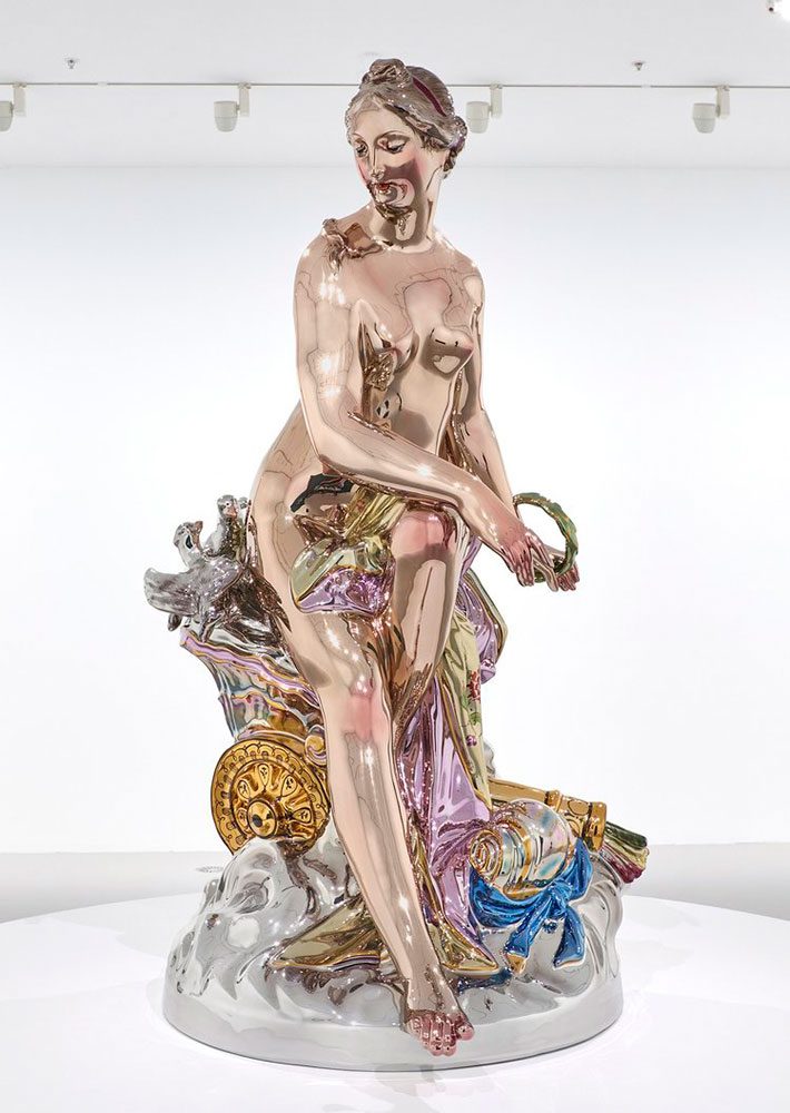 Jeff Koons, Venus, 2016–2022, mirror-polished stainless steel with transparent color coating, 100 x 57 3/16 x 61 15/16 inches, 254 x 145.3 x 157.3 cm, Edition of 3 plus AP, © & Courtesy Jeff Koons