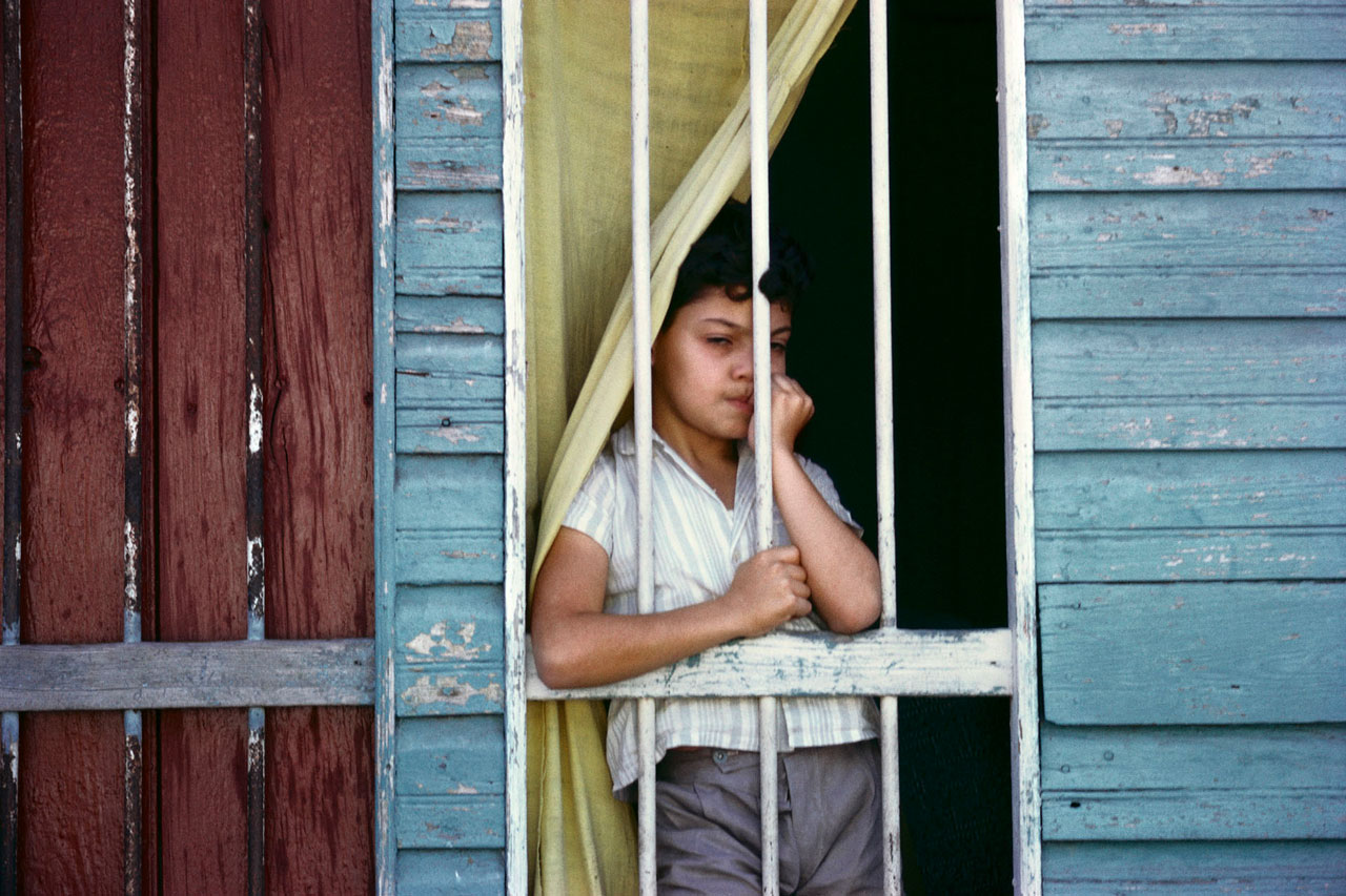 Agnès Varda, Cuba, 1963. Posthumous digital print from Kodachrome 24×36 © Agnès Varda Estate. Agnès Varda Collection, on long-term loan to the Institut pour la photographie