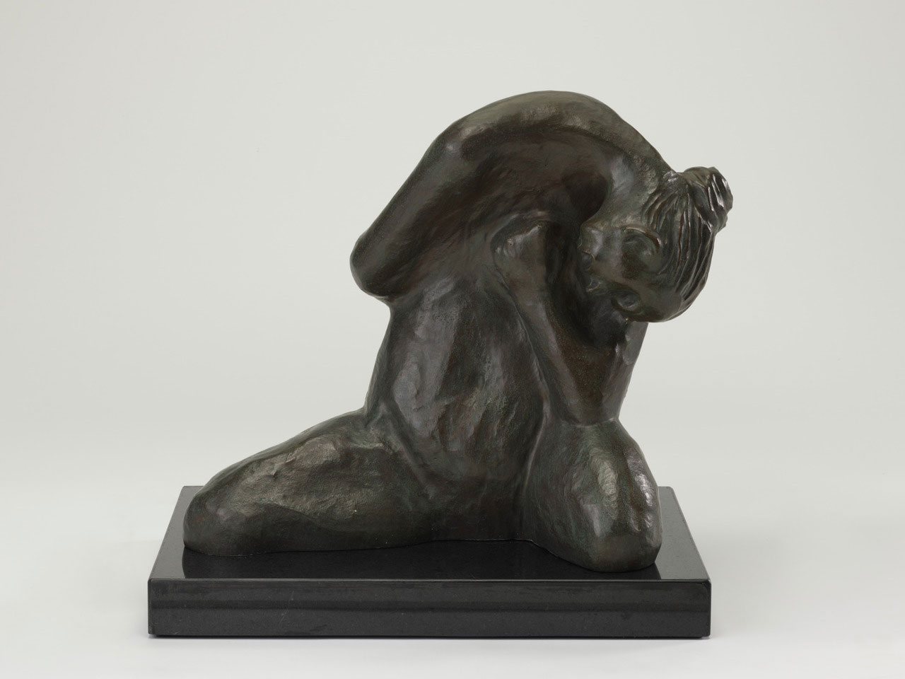 Dolorosa Sinaga. Resistante. 1994. Bronze, 33.5 × 26.2 × 36 cm. Collection of National Gallery Singapore. © Dolorosa Sinaga