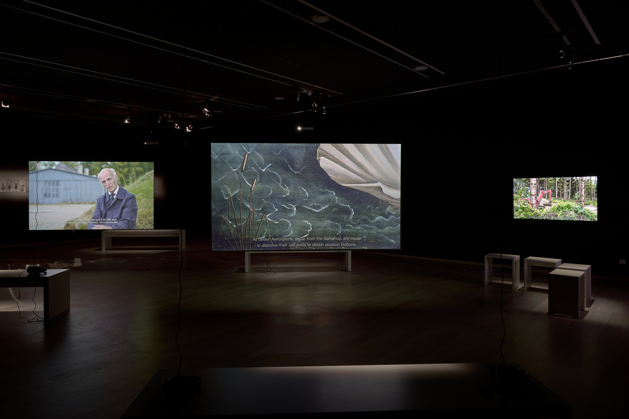 Installation Shot, Franz Wanner. Suspended Presences / Städtische Galerie im Lenbachhaus und Kunstbau - Munich, 2026. Photo: Ernst Jank, © Franz Wanner