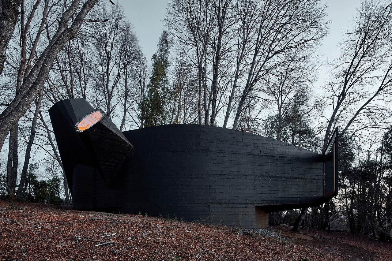 House for the Poem of the Right Angle, 2013, Vilches, Chile