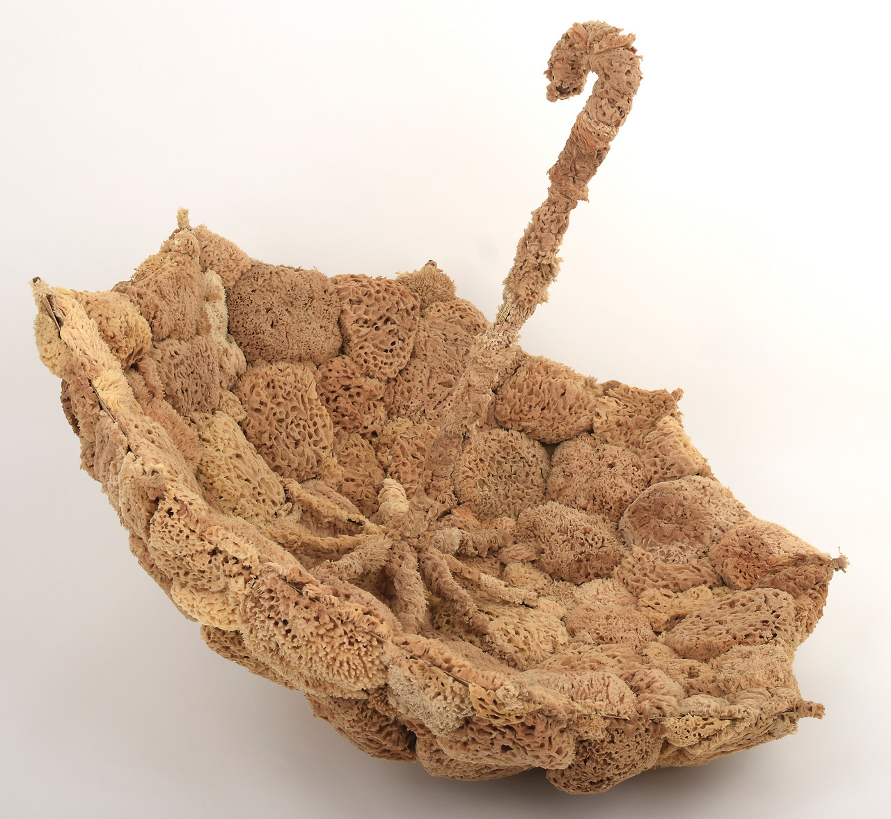 Wolfgang Paalen, Articulated Cloud (Le Nuage articulé), 1937/2023, Assemblage with umbrella and natural sponges, 105 x 85 x 85 cm, edition 1/3