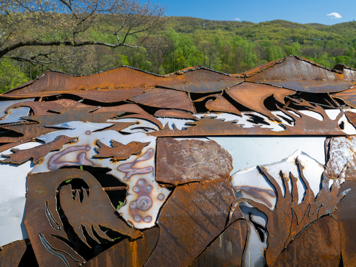 Saif Azzuz, weych-pues / tàkhòne” (where the rivers meet), 2026, installation view, Storm King Art Center, © Saif Azzuz, Courtesy the artist and Storm King Art Center