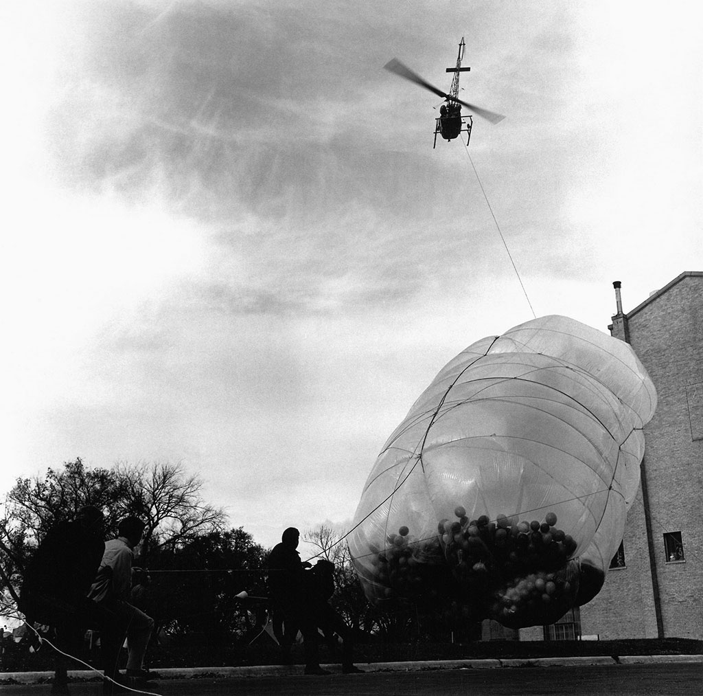 Christo and Jeanne-Claude, 42,390 Cubic Feet Package, Installation view: Minneapolis, Minnesota, 1966, Artwork © Christo and Jeanne-Claude Foundation, Photo: Carroll T. Hartwell, Courtesy Christo and Jeanne-Claude Foundation and Gagosian