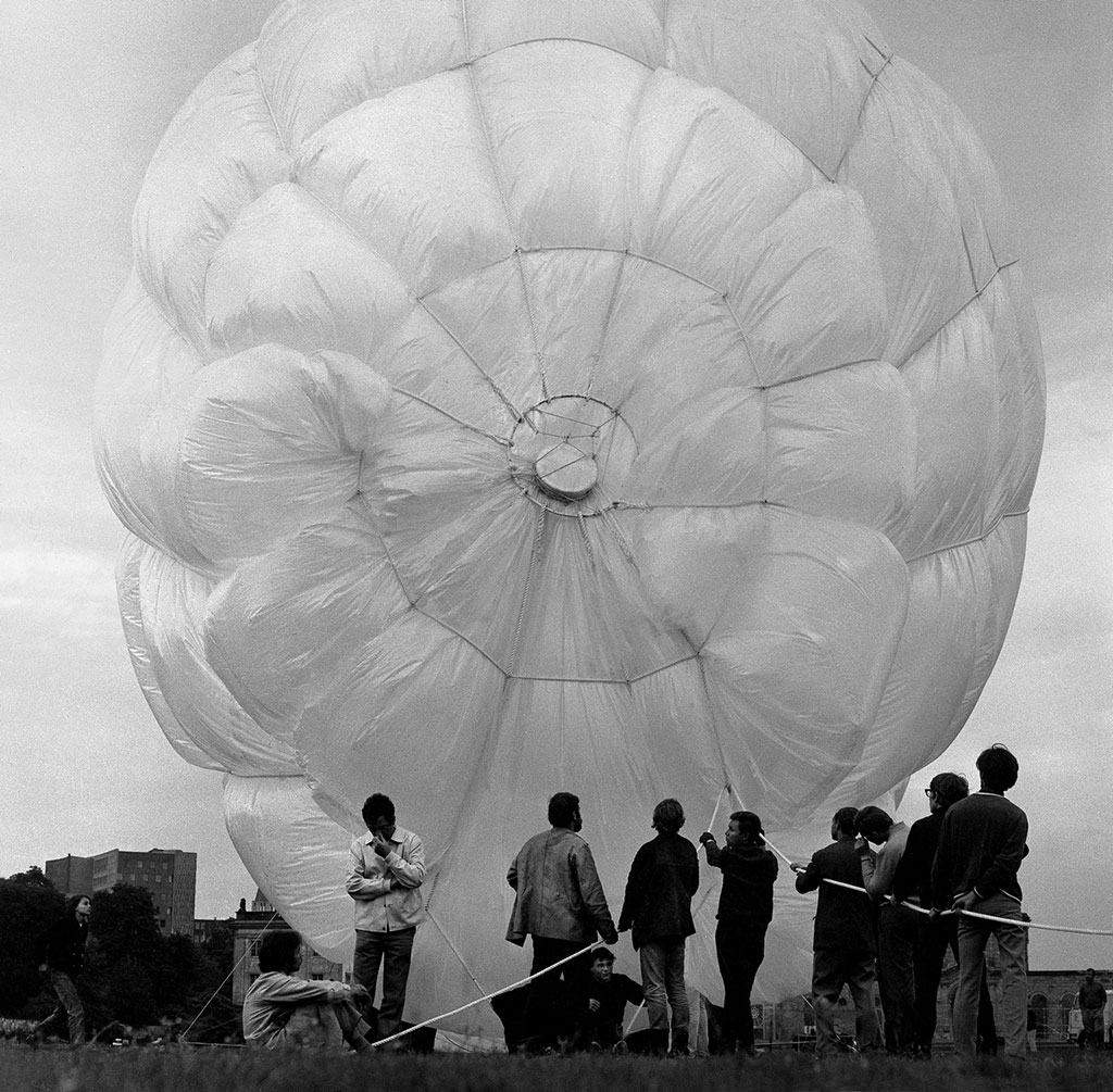 Christo, 5,600 Cubicmeter Package (first skin), Installation view: Kassel, 1968, Artwork © Christo and Jeanne-Claude Foundation, Photo: Klaus Baum , Courtesy Christo and Jeanne-Claude Foundation and Gagosian