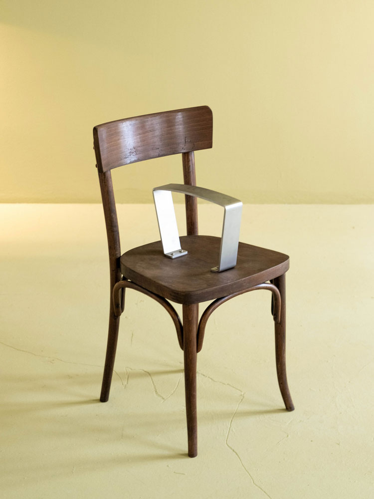 Benjamin Nagy, Chair with Armrest, 2022,, Painted wood, steel, plywood, screws, 400x810x460mm, © Photo: Nikos Kouklakis