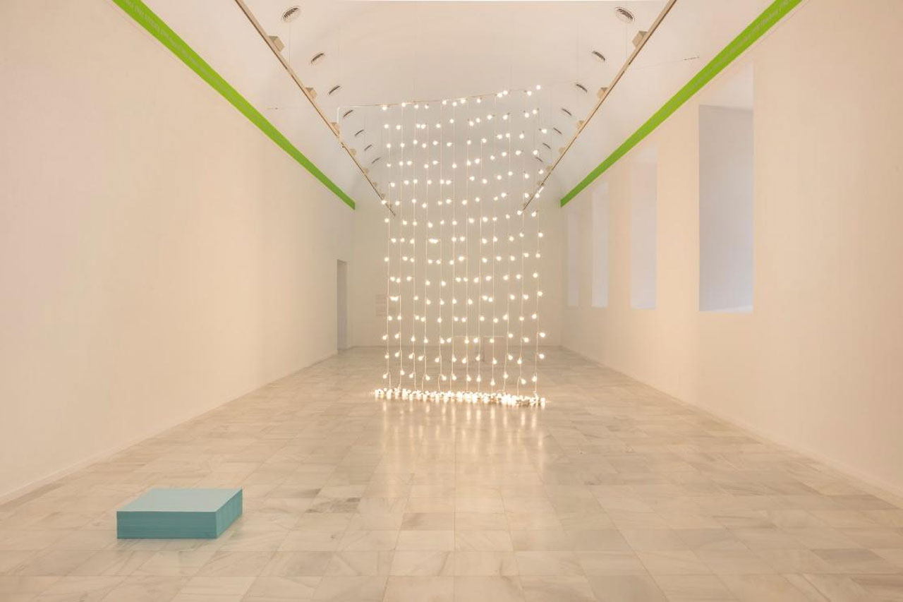 Installation views of Felix Gonzalez-Torres: Sweet Revenge. Museo Reina Sofía, Madrid, Spain, May 27 – Oct. 12, 2026. Cur. Alejandro Cesarco and Nancy Spector. Photographer: Roberto Ruiz, © Estate Felix Gonzalez-Torres