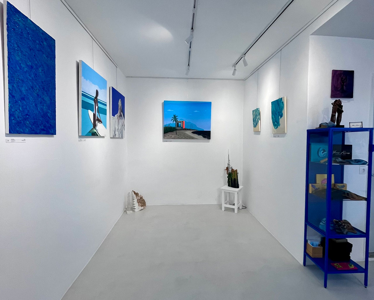 Sinking World, Installation view, Sabi Gallery-Spetses, 2026, Photo: © & Courtesy Yiannis Kaminis