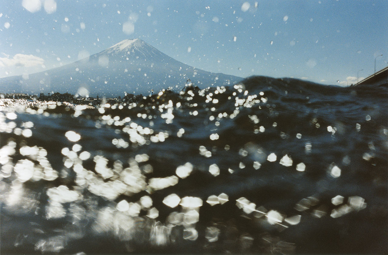 NARAHASHI Asako, Kawaguchiko, 2003; from the series half awake and half asleep in the water. Courtesy Osiris, Tokyo, and Aperture