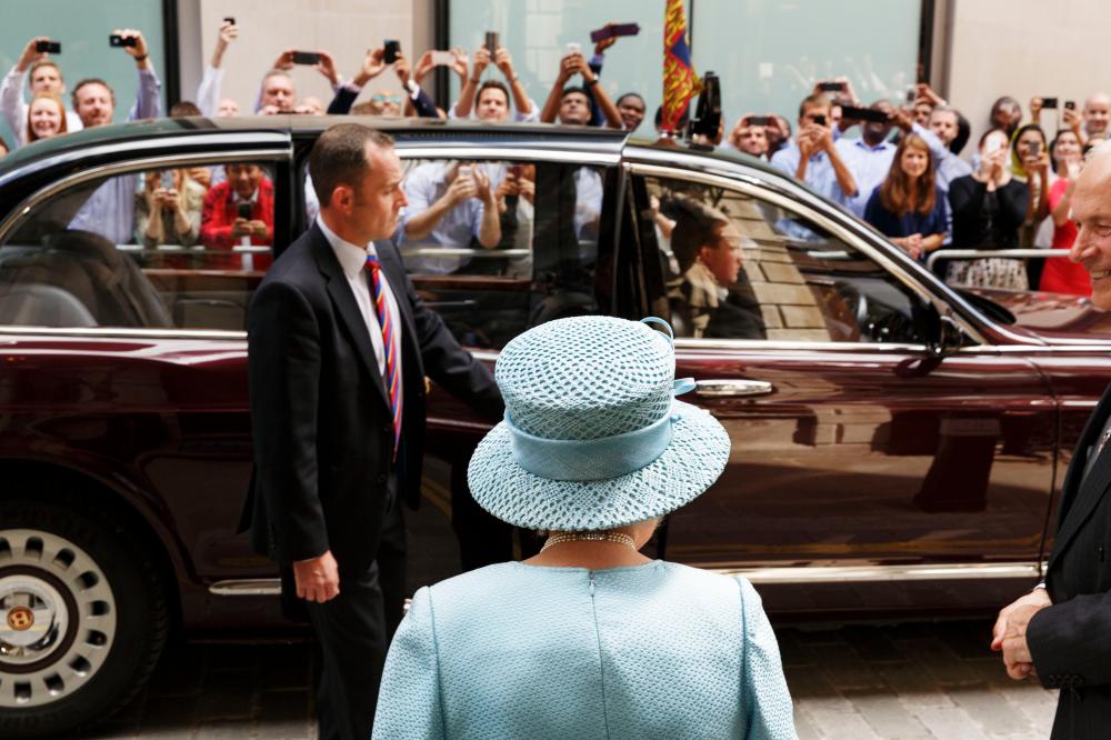 Martin Parr, The Queen visiting the Drapers' Livery Hall. The Drapers' Livery's 650th Anniversary, City of London, England, 2014, ⓒ Martin Parr / Magnum Photos