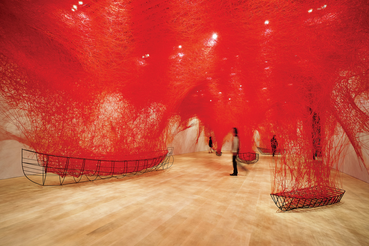 Installation view of Chiharu Shiota’s Uncertain Journey (2016/2021) in the exhibition Shiota Chiharu: The Soul Trembles, Taipei Fine Arts Museum, 2021. Collection of the artist. © Chiharu Shiota / VG Bild-Kunst, Bonn / CARCC Ottawa 2026. Photo Lin Guan-Ming. Photo courtesy Taipei Fine Arts Museum