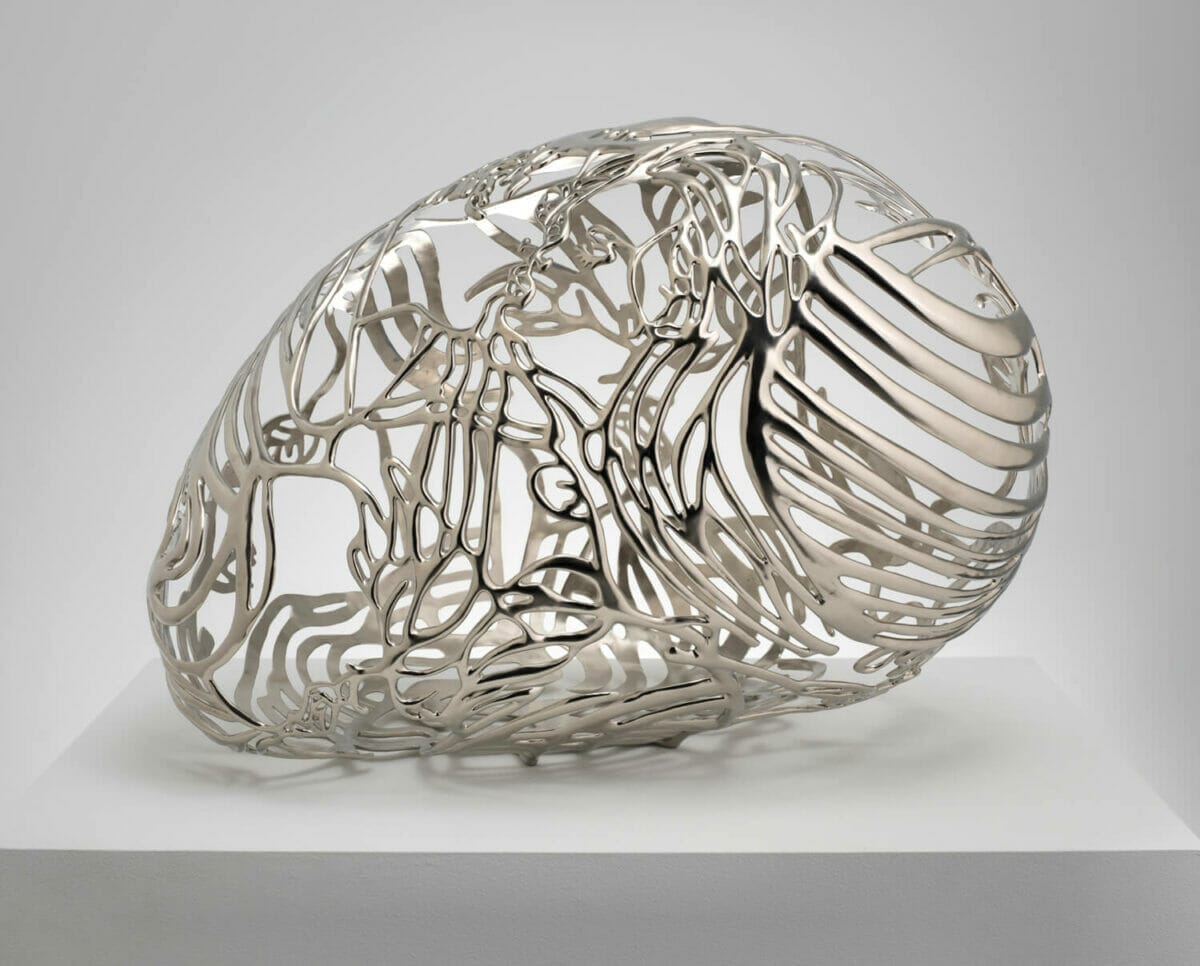 Ghada Amer, Baisers#2 nikel plated btonze, © & Courtesy the artist