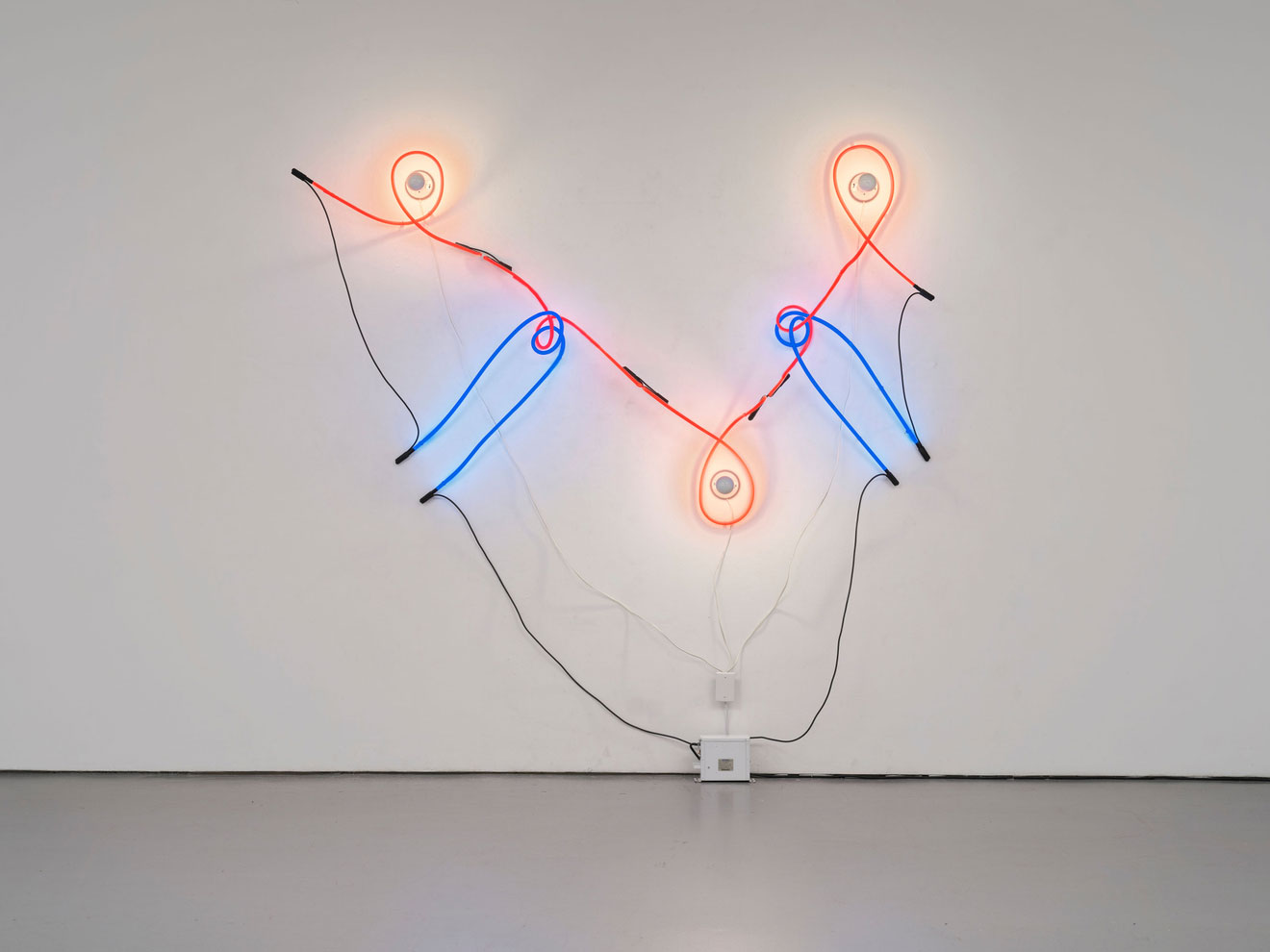 Keith Sonnier, Neon Wrapping Incandescent VI, 1968, neon, porcelain fixtures, incandescent bulbs, and transformer, 105 x 104 x 8 inches (266.7 x 264.2 x 20.3 cm), © 2024 Estate of Keith Sonnier/Artists Rights Society (ARS), New York, Courtesy Estate of Keith Sonnier and David Kordansky Gallery