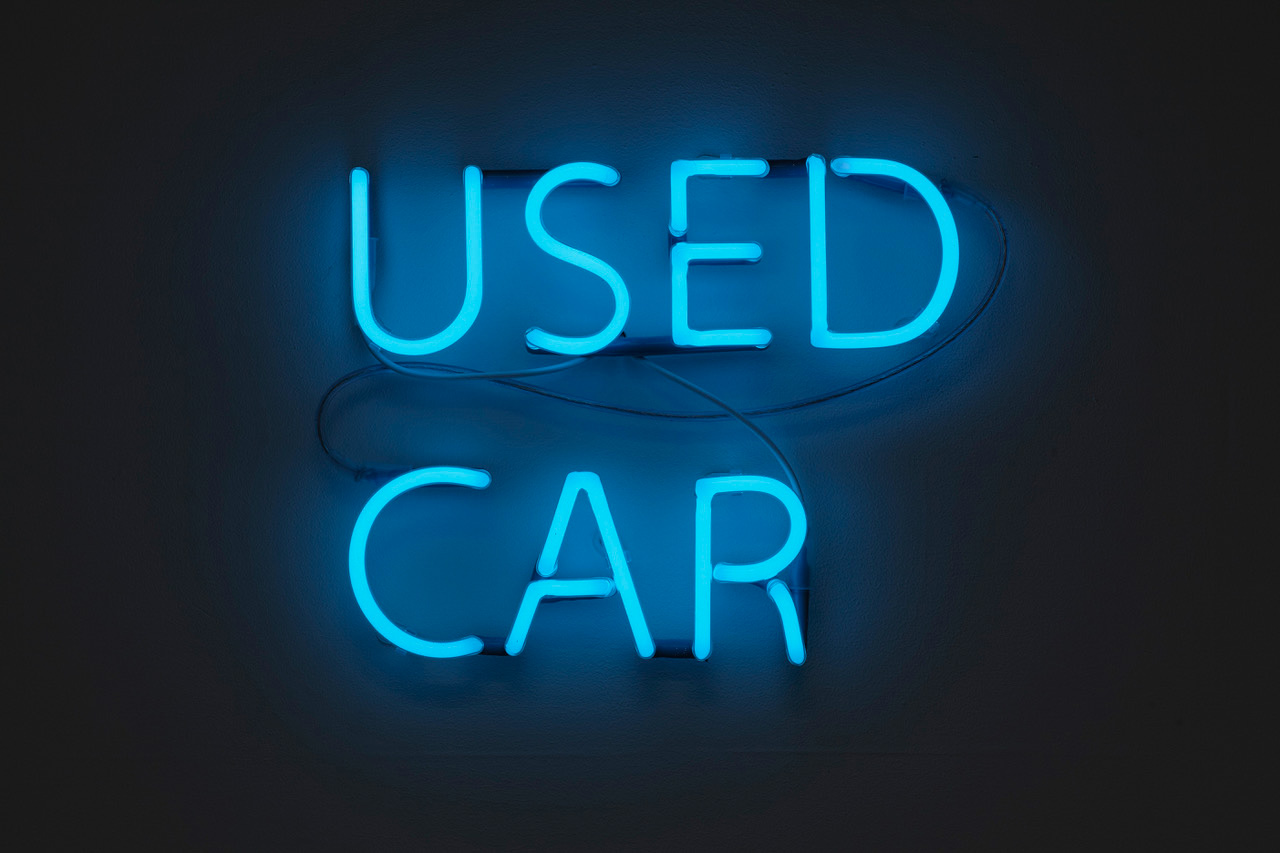 Jonathan Monk, Used Cars (Turquoise), 2011, Courtesy the artist, photo ©️ Anders Sune Berg