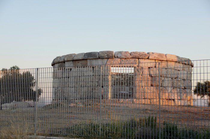 Locus-Recollection-Landscape at 4th C. BC Circular Funerary-Salamis Island, 3/8/17, Photo: Vangelis Kalogirou