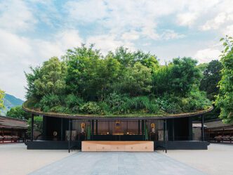 Sou Fujimoto, Temporary Hall for Dazaifu Tenmangu, 2023, Fukuoka, Japan, Photo: Maeda Kei