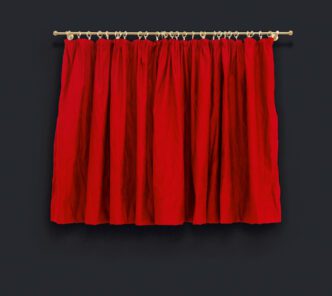 Hans-Peter Feldmann, Curtain, red, before 2007, curtain rod, fabric, 107 x 160 cm, Ursula Feldmann – Hans-Peter-Feldmann Estate, © VG Bild-Kunst, Bonn 2025