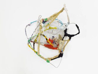Sonia Gomes, Vôo, 2014 Moorings and different fabrics on wire, 100 x 100 x 60 cm, © Sonia Gomes, Courtesy the artist and Pace Gallery
