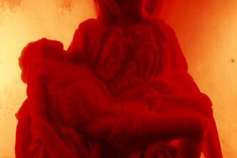 Andres Serrano, Pieta II (Immersions), 1990, Pigment print on archival paper 285 g, back-mounted on dibond, plexiglass 3mm anti-UV, wood frame, 82,55 x 114,3 cm (32 1/2 x 45 inches), Edition of 10 + 2 AP, © Andres Serrano, Courtesy the artist and Galerie Nathalie Obadia