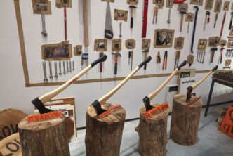 Hirschhorn, Thomas, Power Tools, 2007, Installation with diverse materials and videos, Length 800 cm, Minimum height must be 560 cm, © Hirschhorn, Thomas, Museo de Arte Contemporáneo Helga de Alvear, Courtesy the artist and Museo de Arte Contemporáneo Helga de Alvear