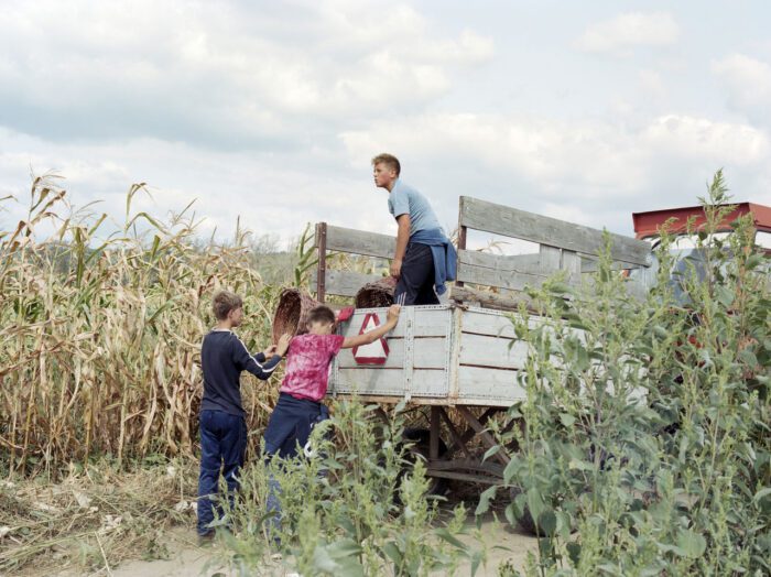 Matei Bejenaru, 2017.08_Vladomira_01, 2017, archival inkjet print, 100 x 130 cm, Edition: 1/5+2AP, ©: Matei Bejenaru