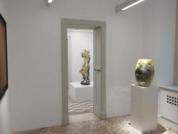 Installation view, Georg Baselitz & Lucio Fontana: L’aurora viene, Thaddaeus Ropac Milan, 2025. Photo © & Courtesy Valia Katsimpa