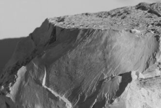 Jelena Bulajić, After stone 1-1-1 (detail), 2025, Steinmodell / stone model. Courtesy of the artist and carlier | gebauer, Berlin/Madrid. Foto / Photo: Marijana Janković