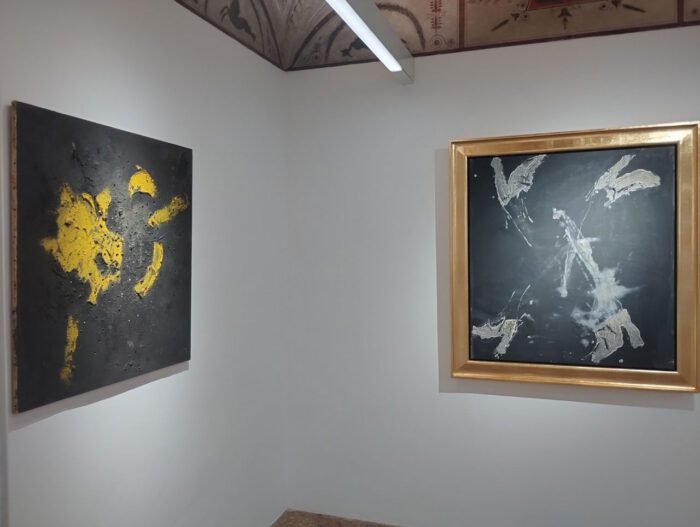 Lucio Fontana, Concetto spaziale (1957) and Georg Baselitz, Aurora viene (2015). Photo © & Courtesy Valia Katsimpa
