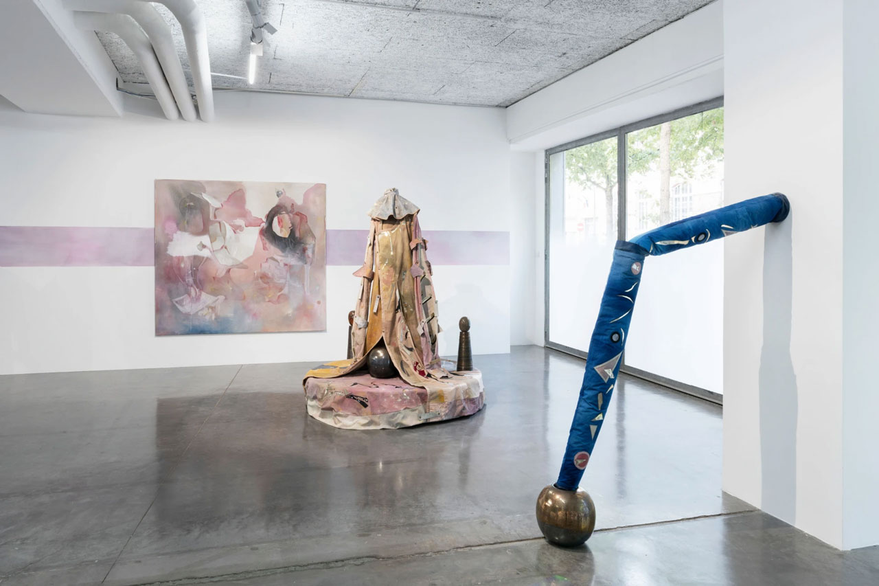 xhibition view “Mathilde Denize - Camera Ballet”, Frac Île-de-France, Le Plateau, photo: Tanguy Beurdeley. Courtesy of the artist and Perrotin. © Mathilde Denize / ADAGP, Paris 2025