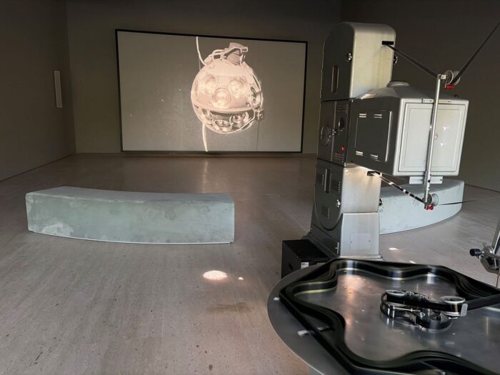 Rosa Barba, Tracing Vocabularies, Exhibition view at Centro de Arte Moderna Gulbenkian. Courtesy the artist, Esther Schipper
