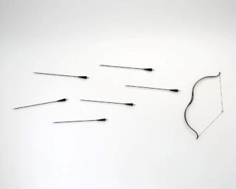 Eliyah Mesayer, Huntress’s Bow, 2026, Fiberglass, leather, suede, carbon fiber, feathers, fountain pen nibs. Bow: 110 × 30 cm, 43.31 × 11.81 in, Six arrows, each: 53 × Ø 7.6 cm, 20.87 × Ø 2.99 in, © Eliyah Mesayer, Courtesy the artist and NILS STÆRK Gallery